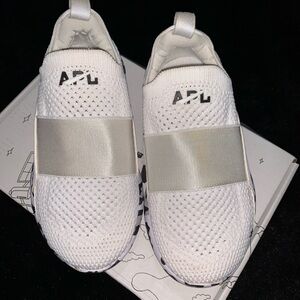 APL Kid's Techloom Bliss in White, Black, and Leopard